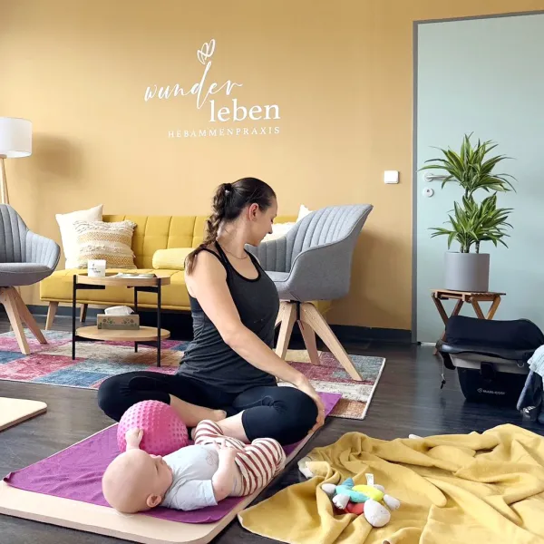 Rückbildung mit Baby  Schwerpunkt Beckenboden